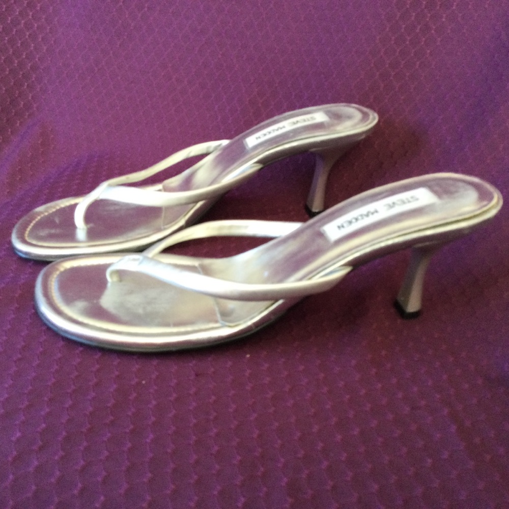Steve Madden Metallic Silver Kitten-Heel Thong Sandals